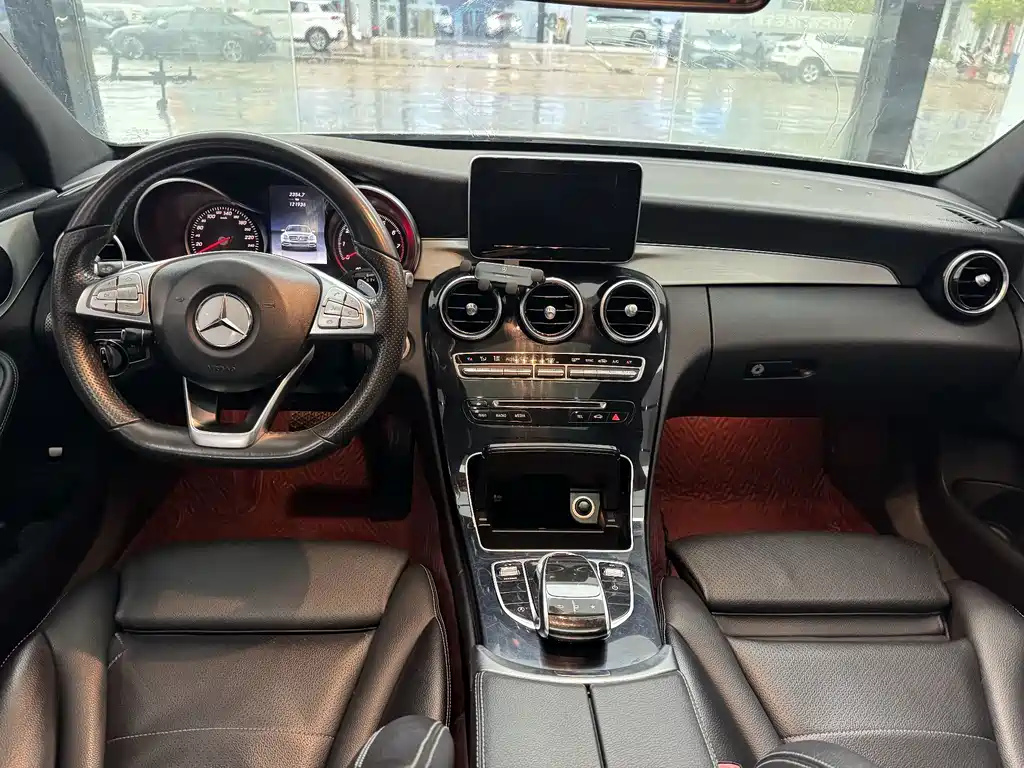 Mercedes-Benz C-Class — миниатюра 7