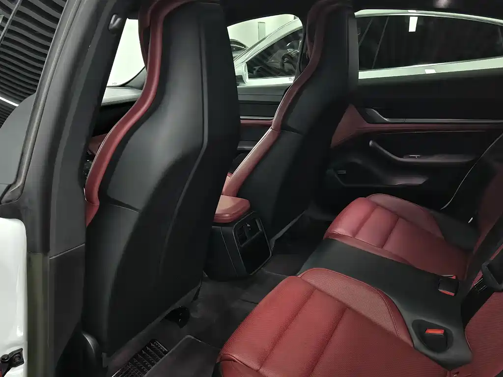 Porsche Taycan — миниатюра 8