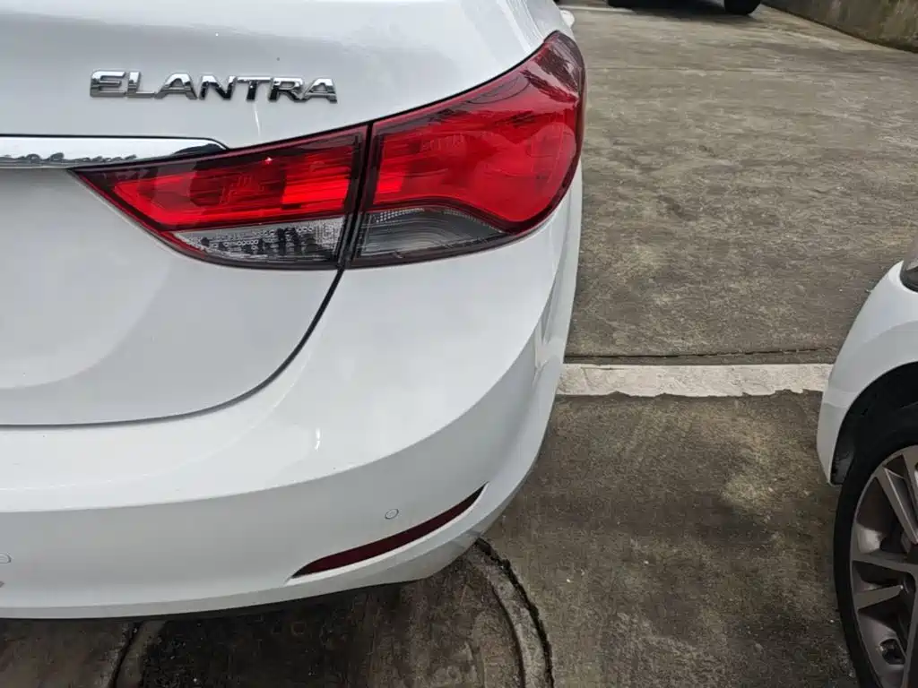 Hyundai Elantra Langdong — миниатюра 8