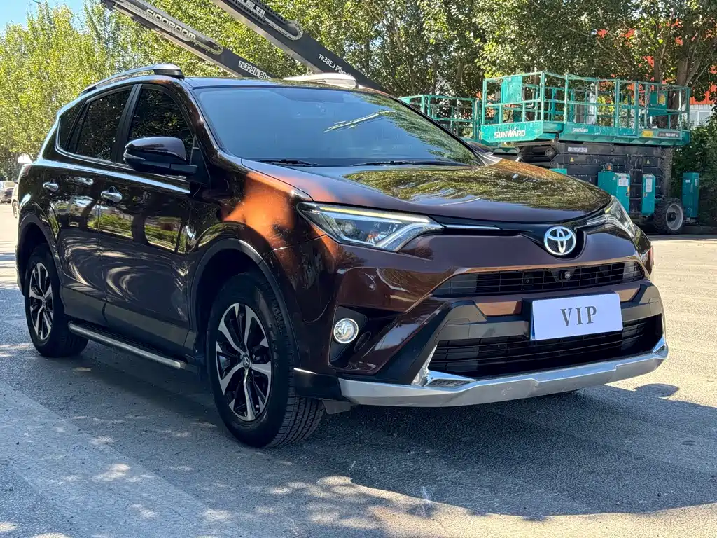 Toyota RAV4 — миниатюра 3