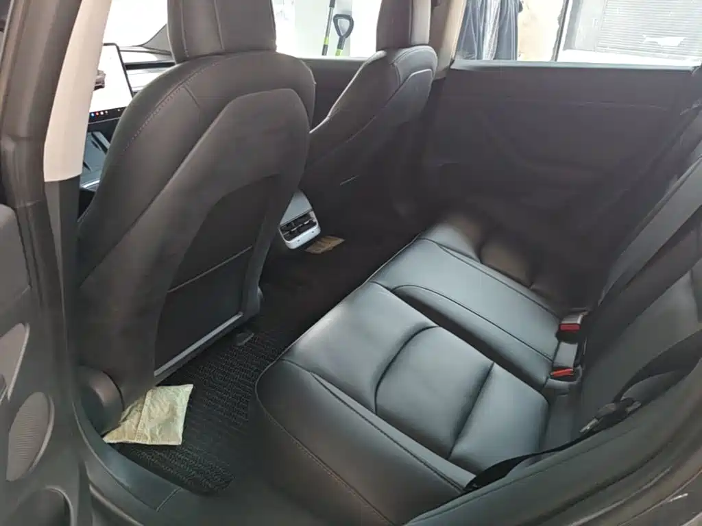 Tesla Model 3 — миниатюра 17