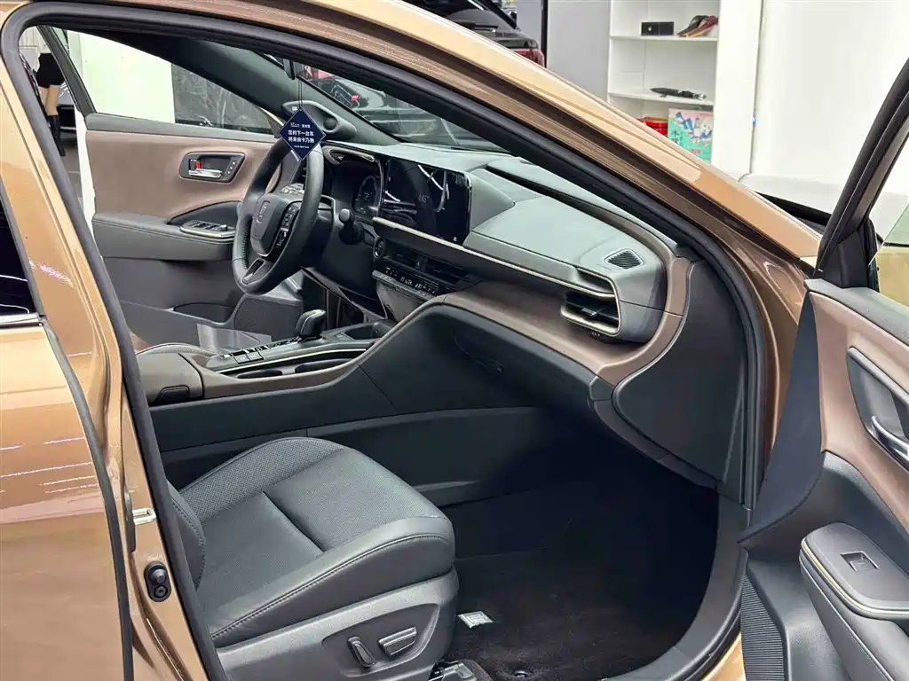 TOYOTA CROWN SPORTCROSS