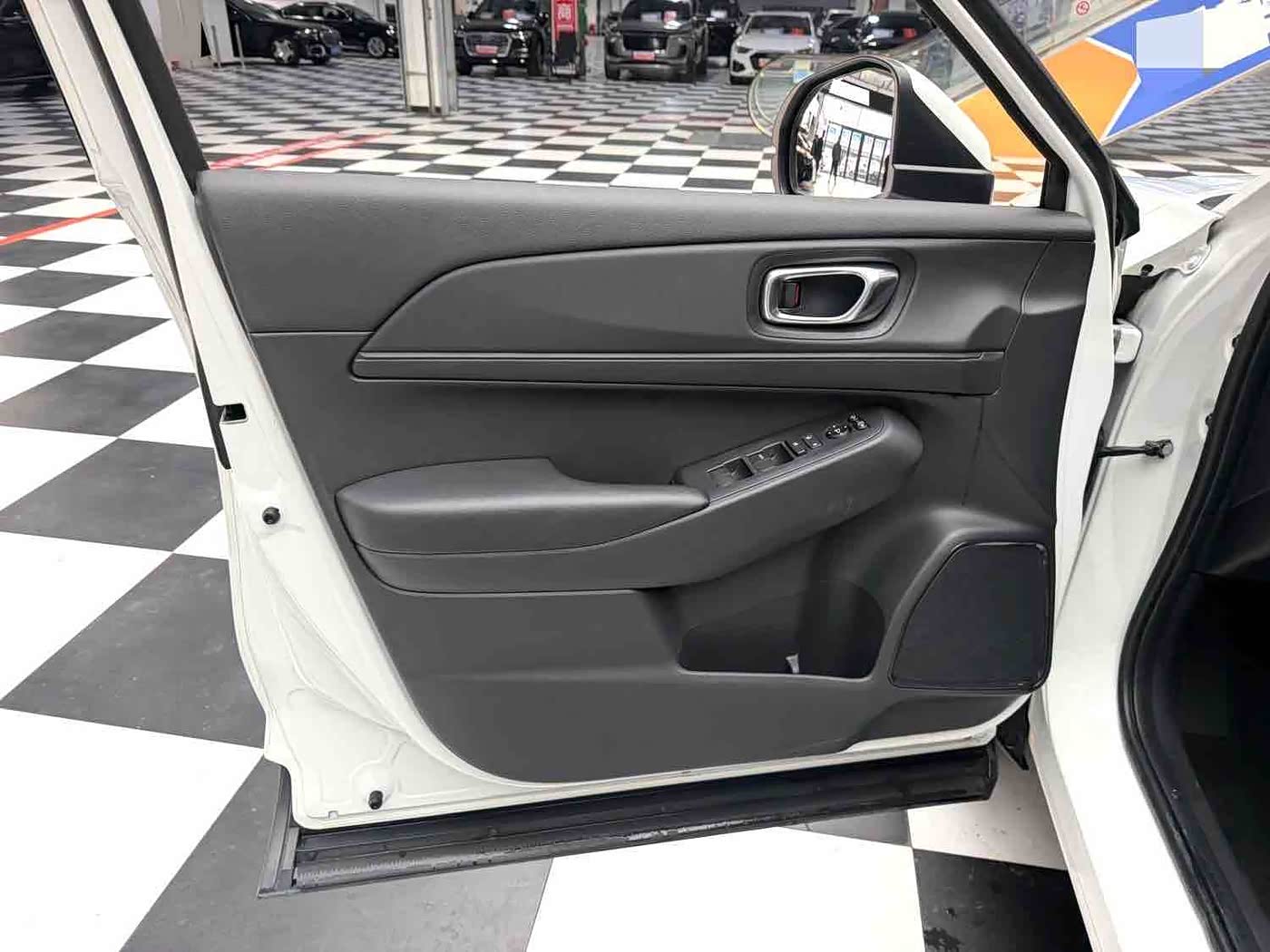 Honda XR-V 1.5 л 2023 г. Белый, пробег 49000 км
