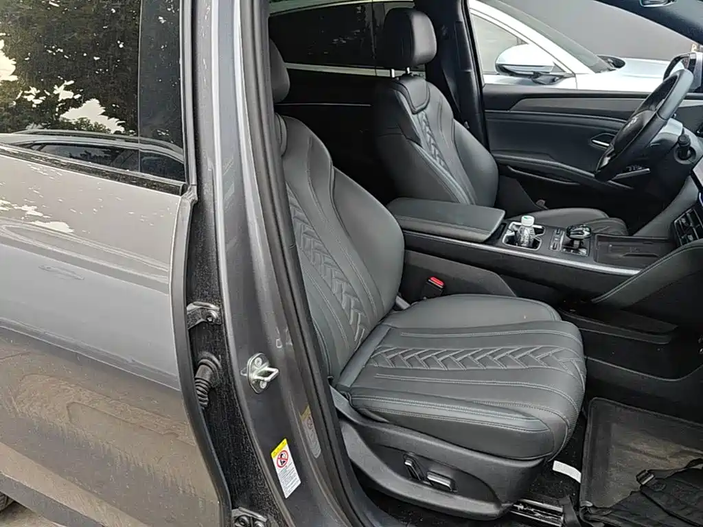 BYD L DM-i — миниатюра 25
