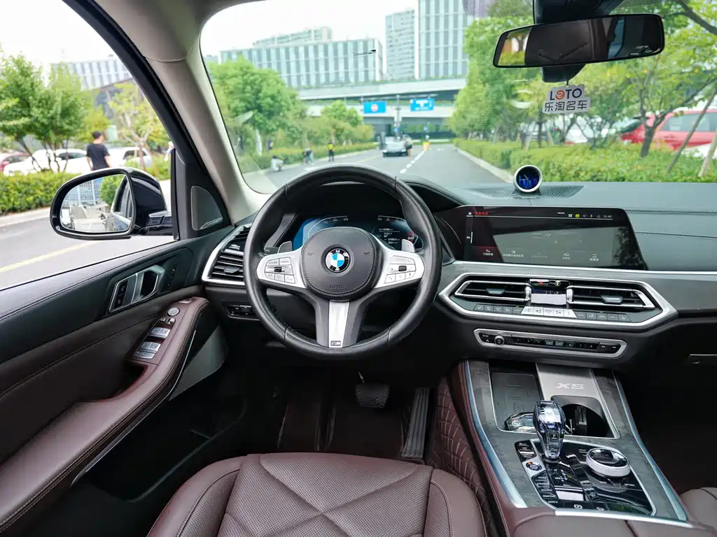 BMW X5 — миниатюра 10