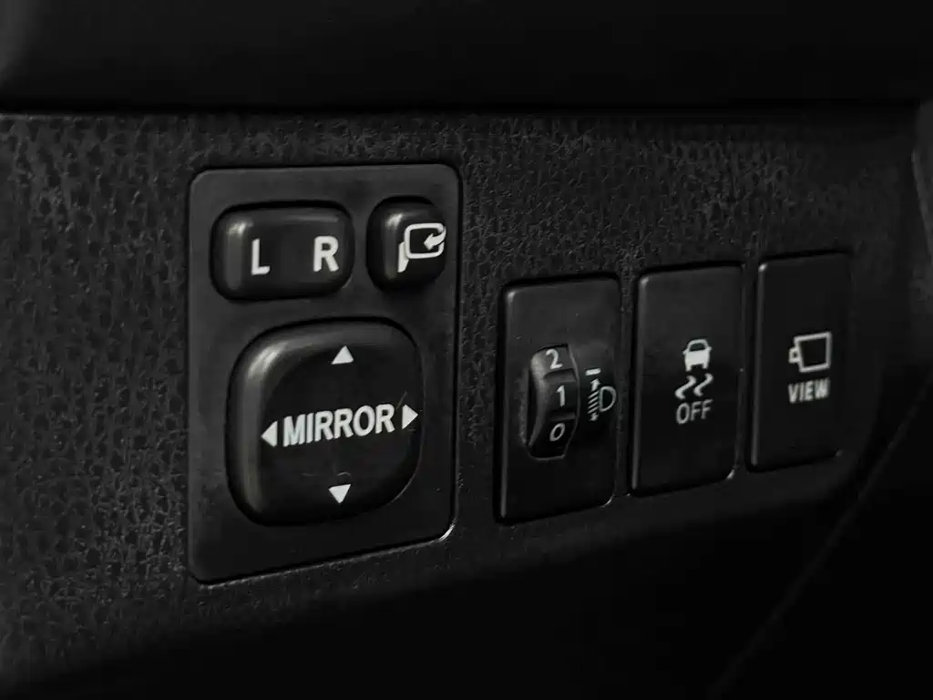 Toyota RAV4 — миниатюра 17