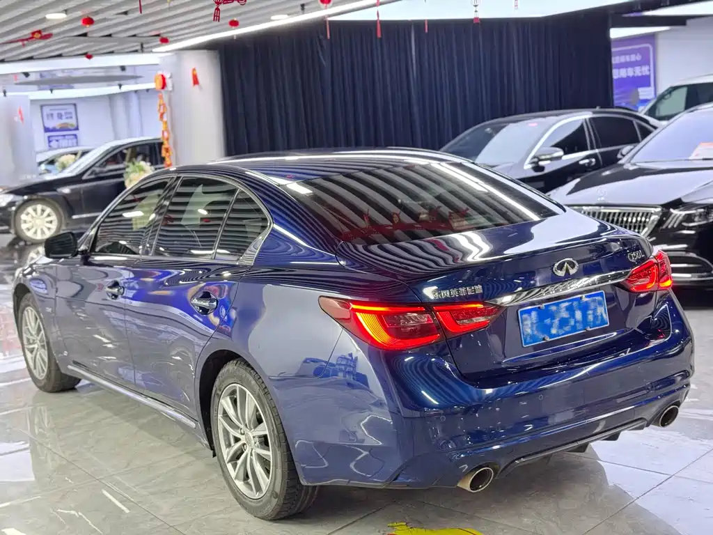 INFINITI Q50L