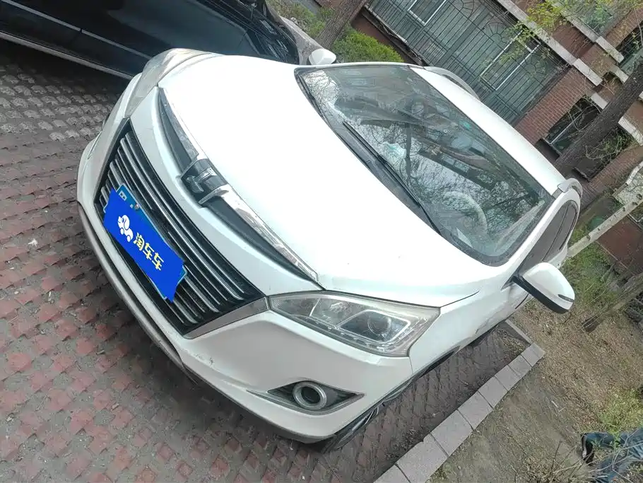 Luxgen U6 2014