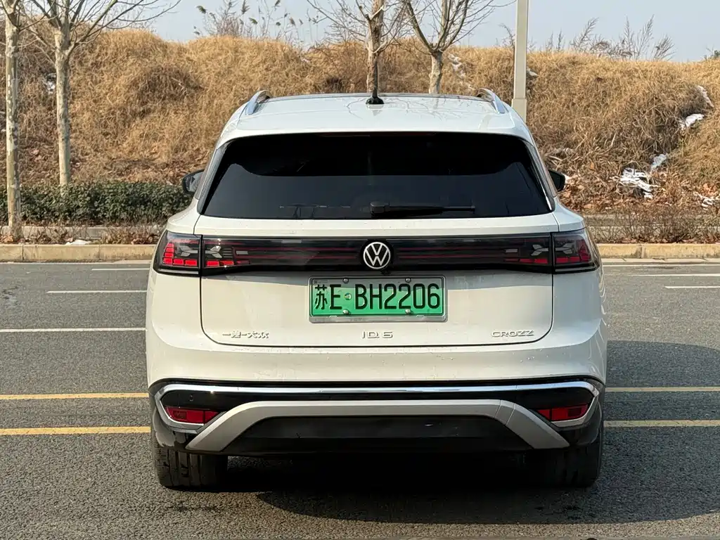 VOLKSWAGEN ID.6 CROZZ