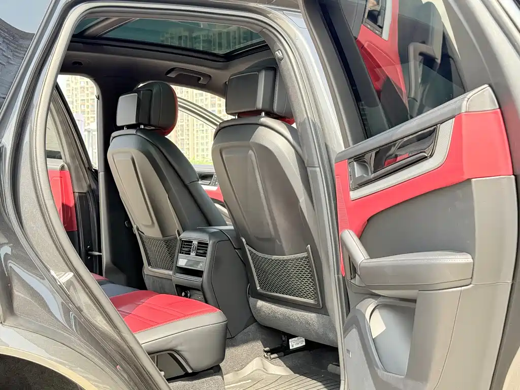 Porsche Cayenne — миниатюра 7