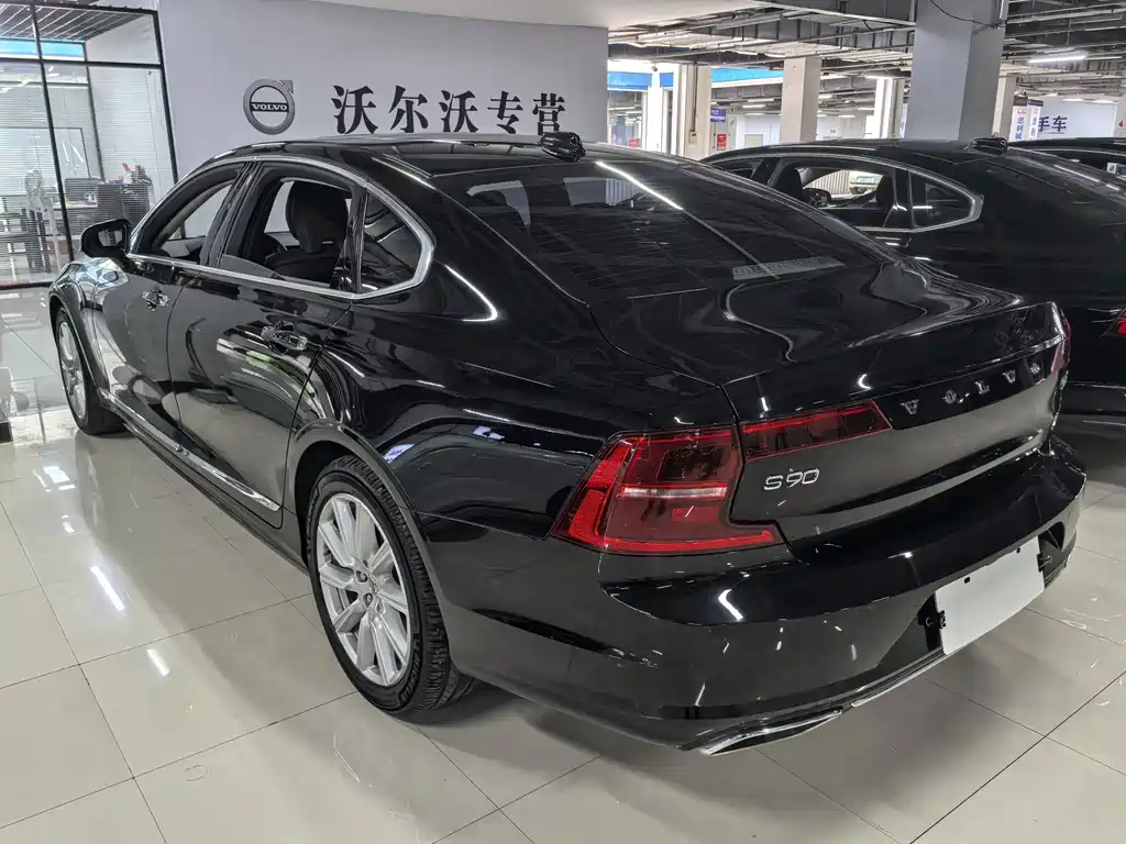 Volvo S90 — миниатюра 6