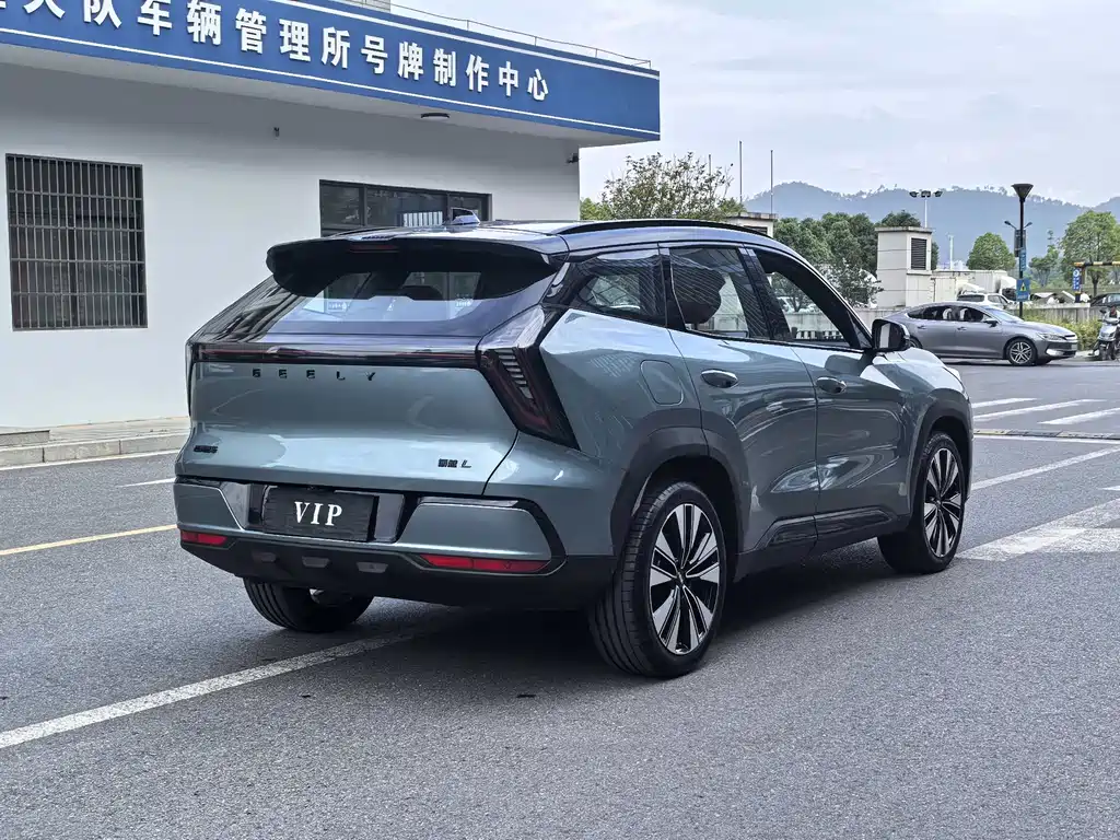 Geely Boyue L L 2025 1.5TD DCT