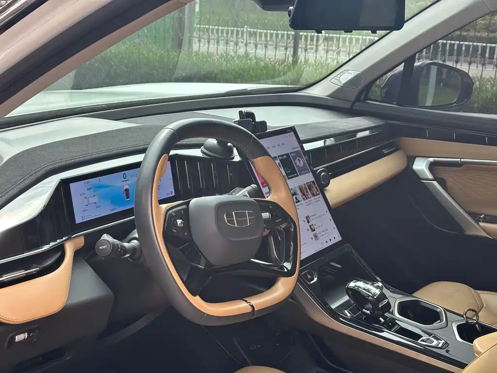 Geely Boyue L — миниатюра 8