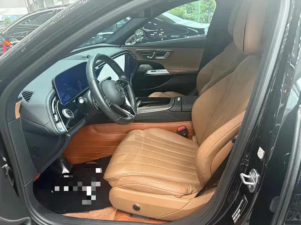 Mercedes-Benz E-Class — миниатюра 4