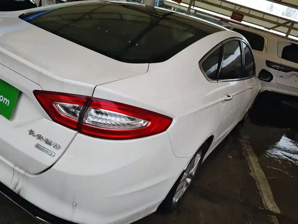 Ford Mondeo — миниатюра 7