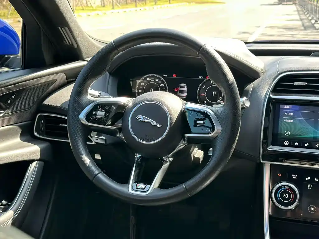 Jaguar XEL — миниатюра 4