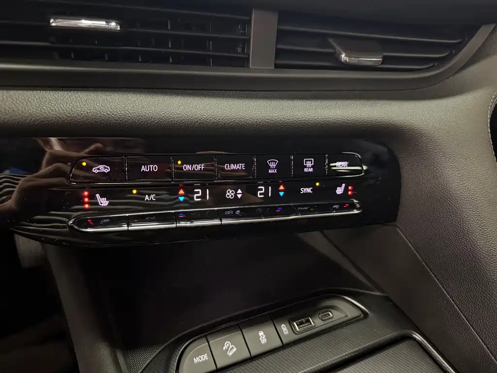 Buick Enclave — миниатюра 13