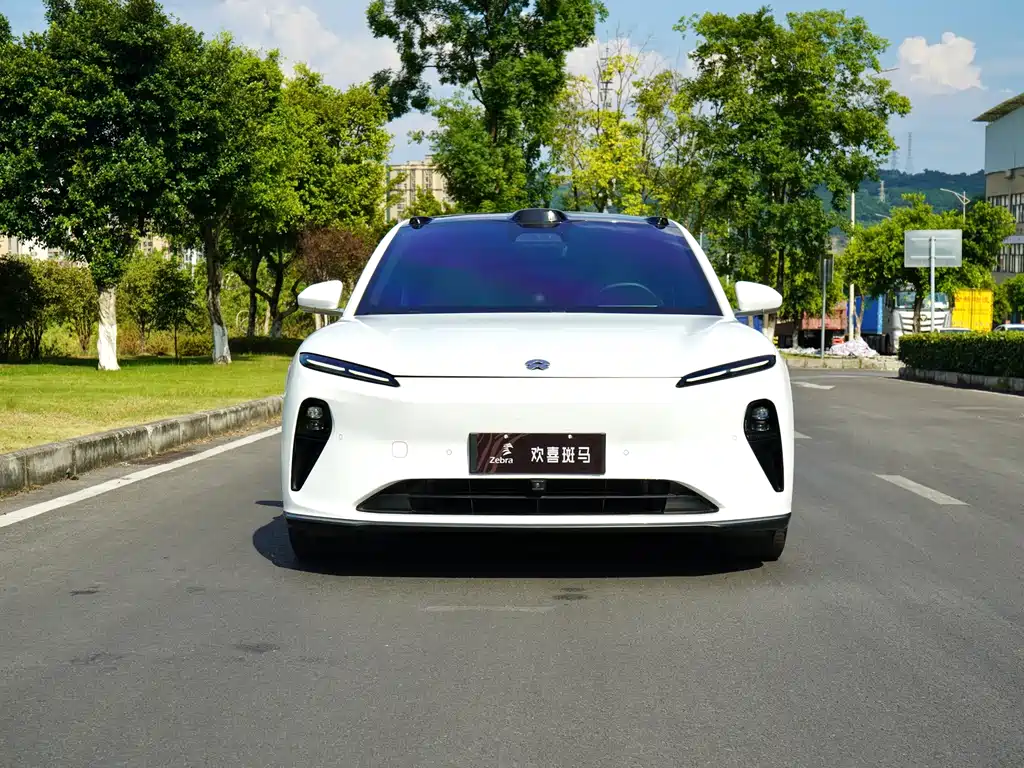 NIO ET5T — миниатюра 2