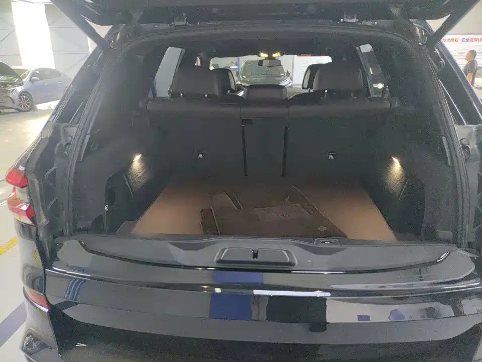 BMW X5 — миниатюра 8