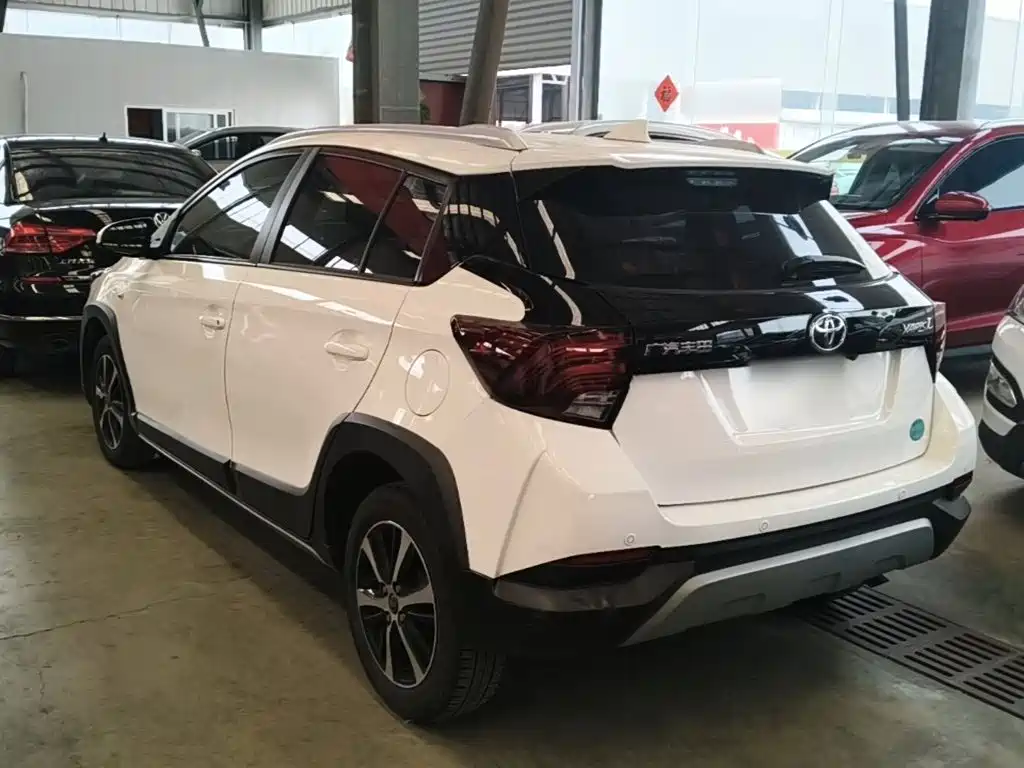 Toyota Yaris L — миниатюра 5
