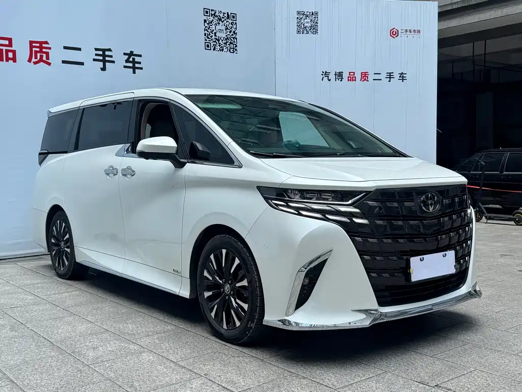 Toyota Alphard — миниатюра 3