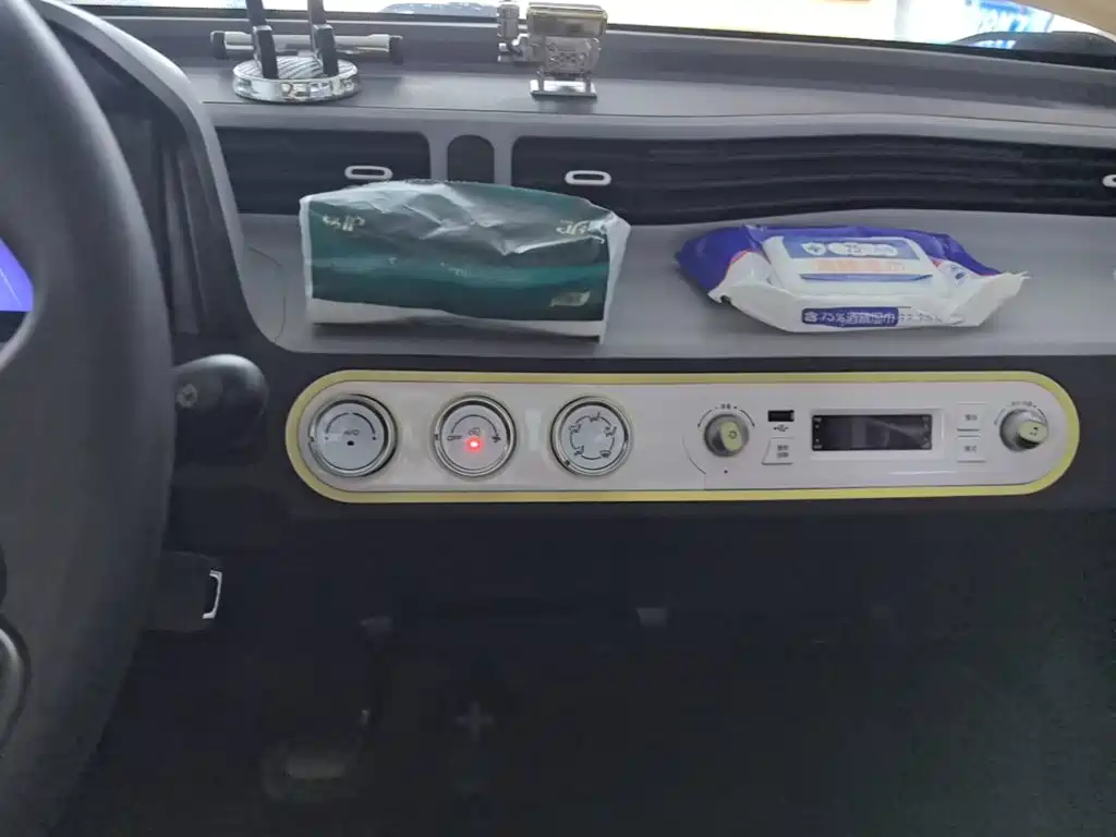 Wuling MINIEV — миниатюра 13