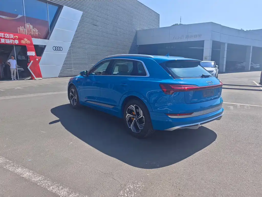 Audi e-tron — миниатюра 2
