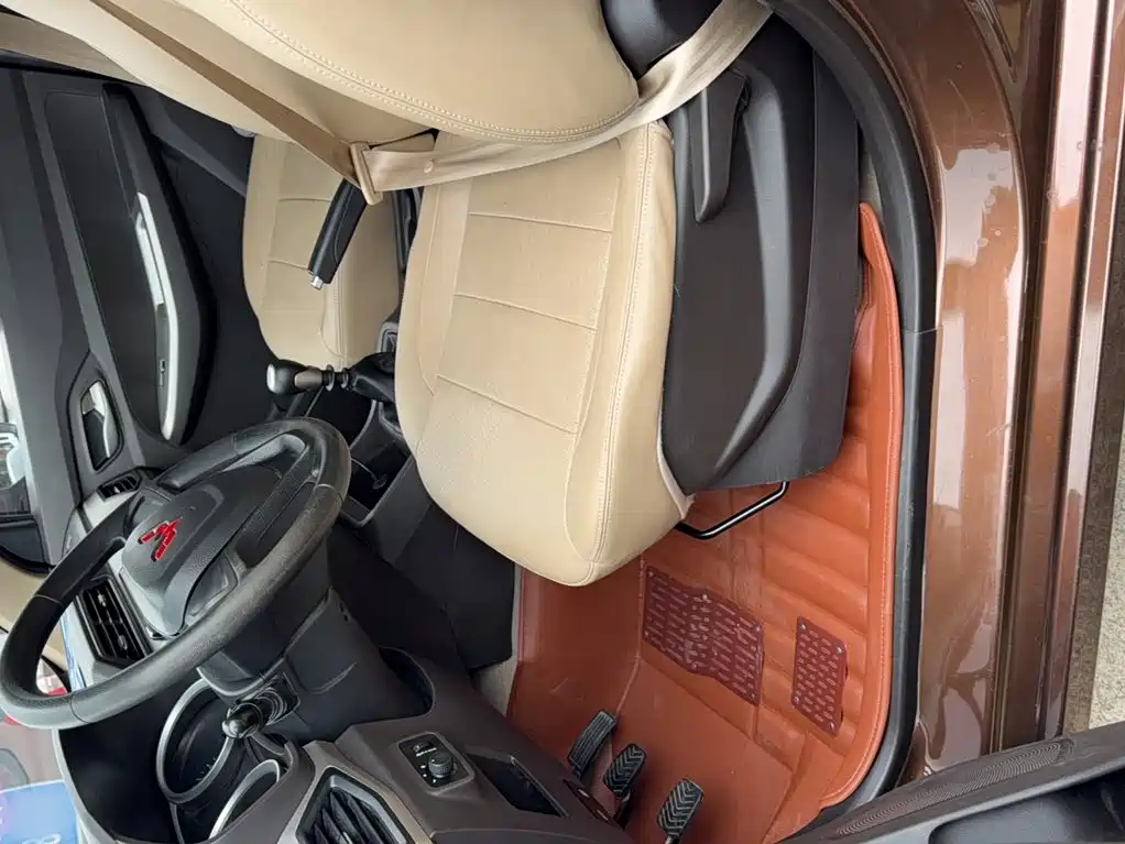 Wuling Hongguang — миниатюра 12