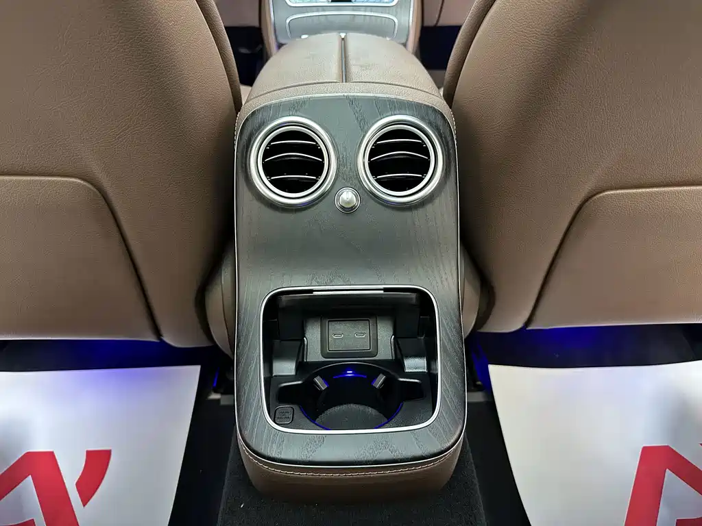 Mercedes-Benz E-Class — миниатюра 18