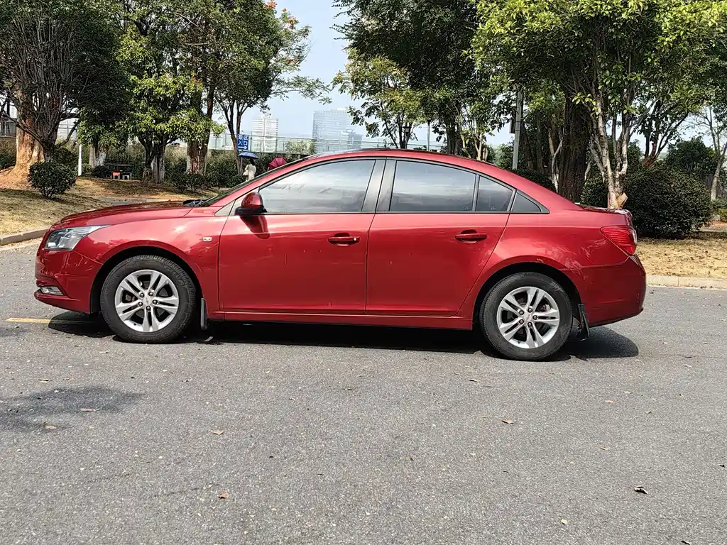 Chevrolet Cruze — миниатюра 10