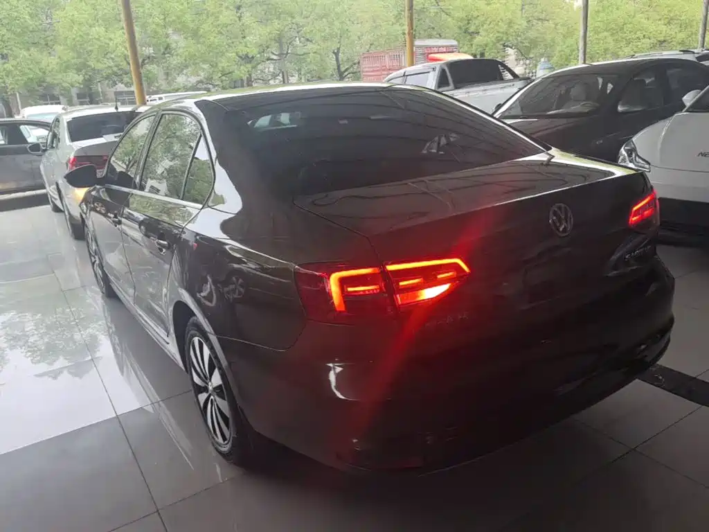 Volkswagen Sagitar — миниатюра 5