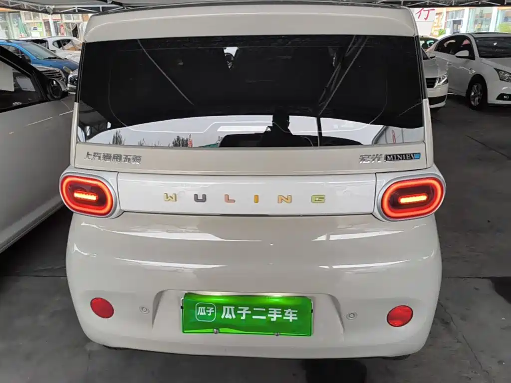Wuling MINIEV — миниатюра 6