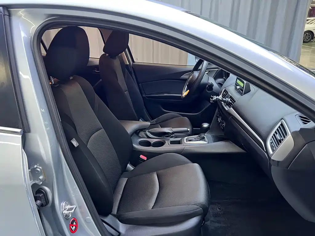 Mazda 3 Axela — миниатюра 14