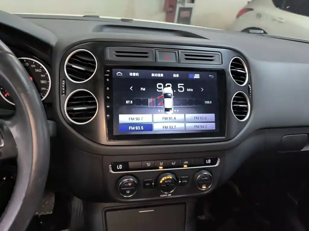 Volkswagen Tiguan — миниатюра 13