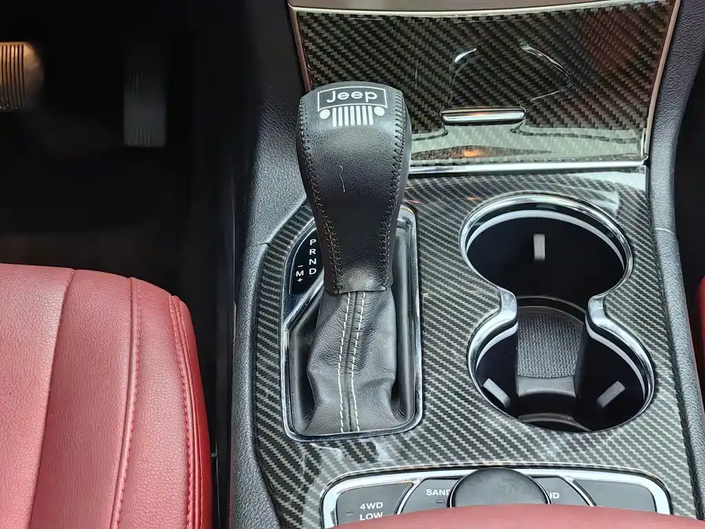 Jeep Grand Cherokee (Import) — миниатюра 13