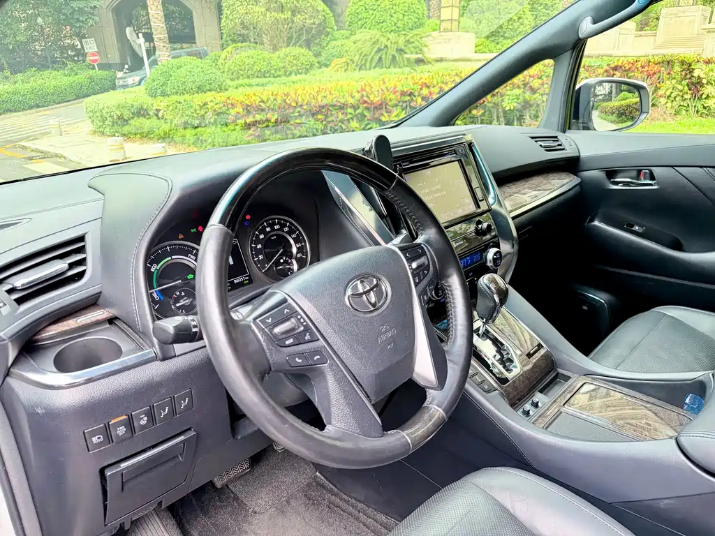 Toyota Alphard 2019 2.5L Luxury