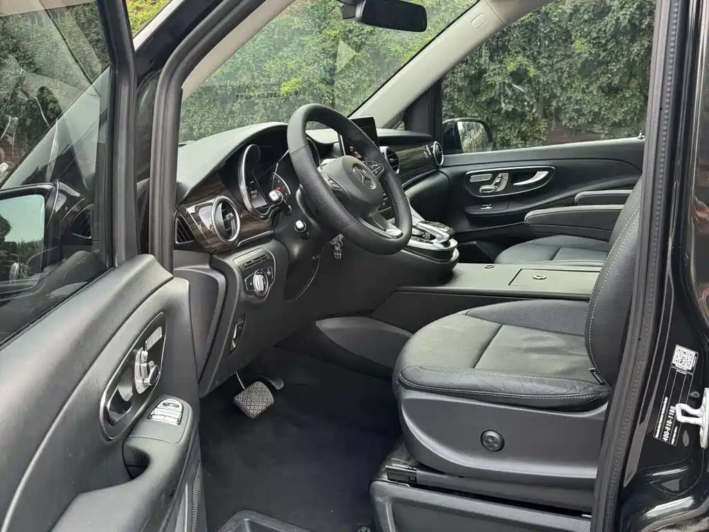 Mercedes-Benz V-Class — миниатюра 5