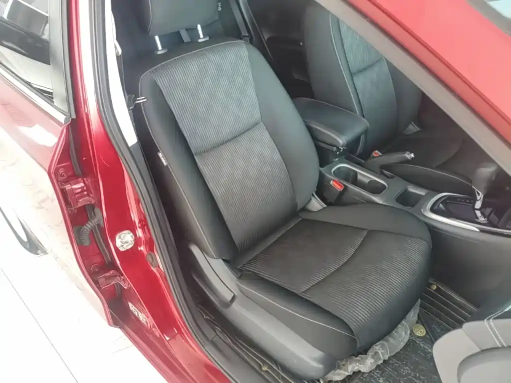 Nissan Tiida — миниатюра 25