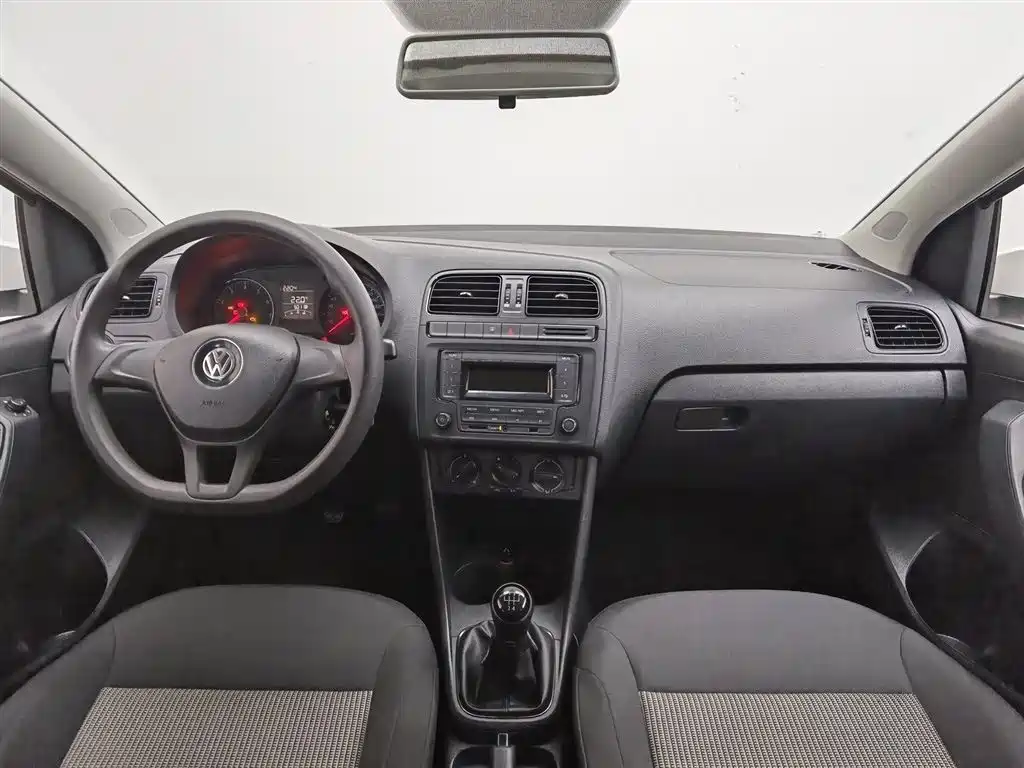 Volkswagen Polo 2014 1.4L MT