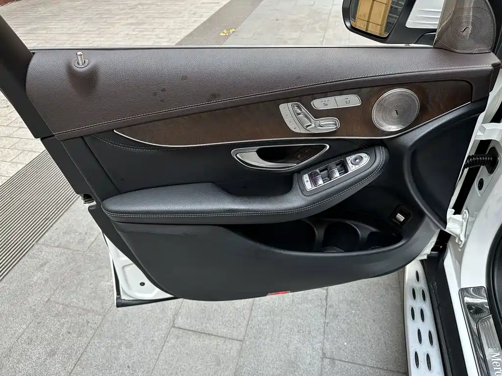 Mercedes-Benz GLC — миниатюра 12