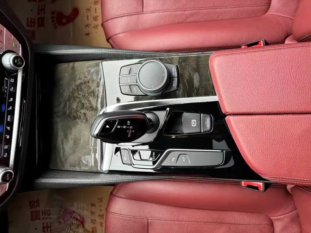 BMW 5 Series — миниатюра 8