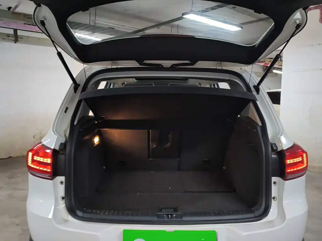 Volkswagen Tiguan — миниатюра 19