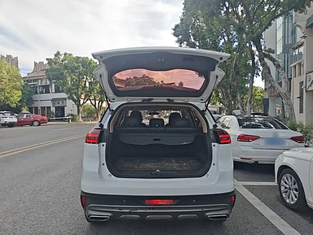 Geely Boyue — миниатюра 19