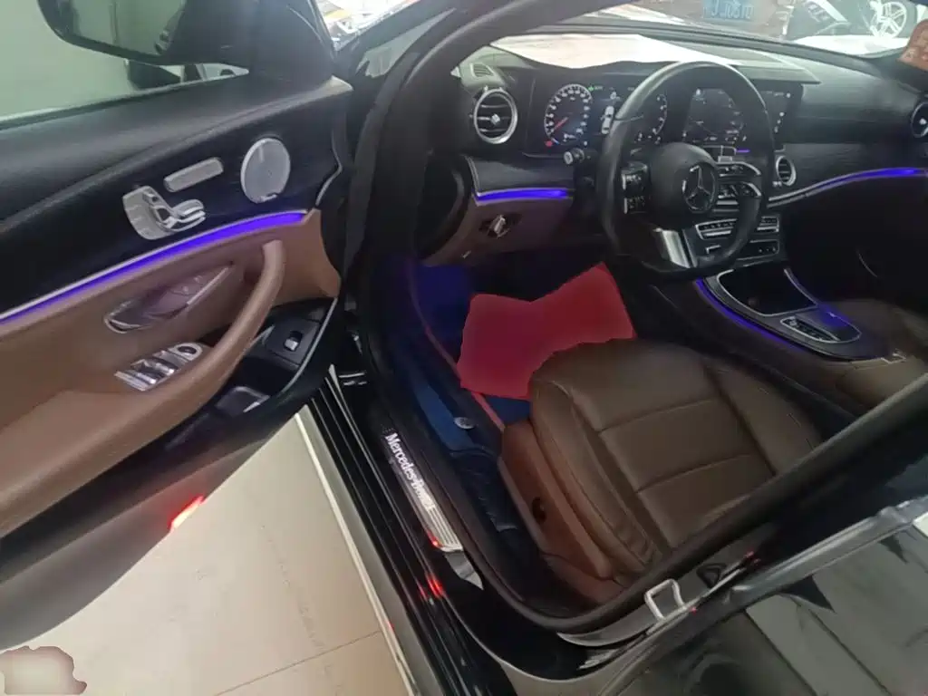 Mercedes-Benz E-Class — миниатюра 16