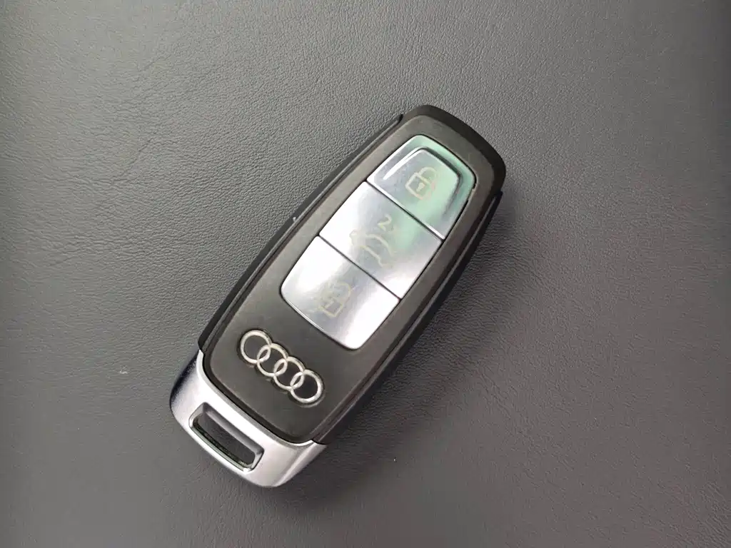 Audi A8 — миниатюра 8