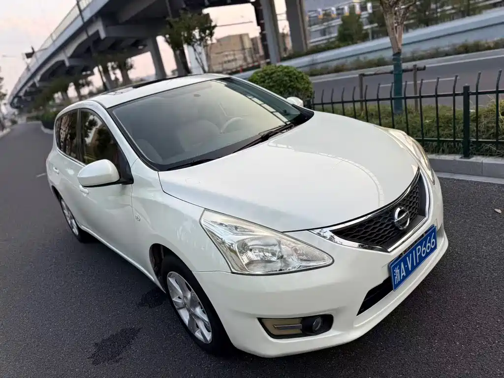 Nissan Tiida — миниатюра 3