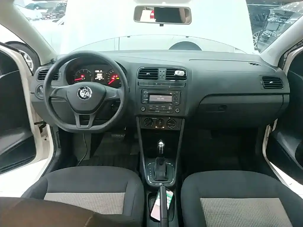 Volkswagen Polo — миниатюра 10