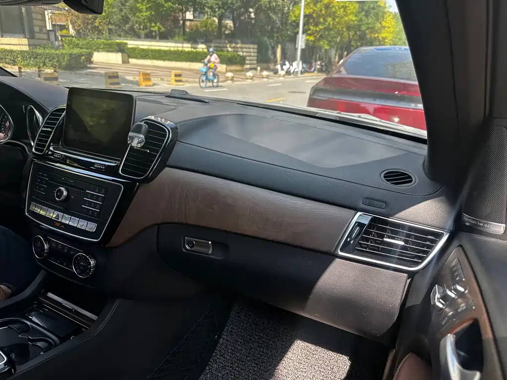 Mercedes-Benz GLS — миниатюра 5