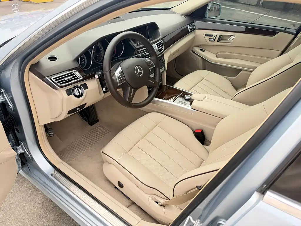 Mercedes-Benz E-Class — миниатюра 13