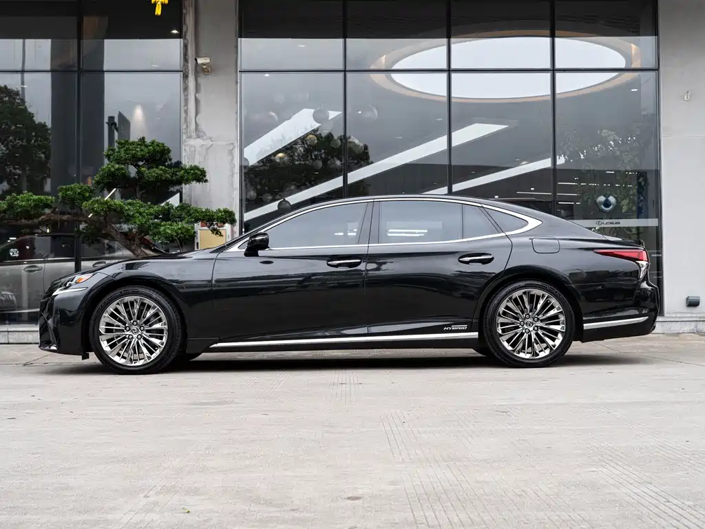 Lexus LS — миниатюра 4
